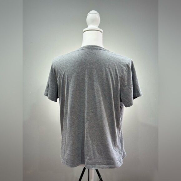Women’s Gray Old Navy 30th Anniversary Tee Size L EUC - Picture 2 of 6